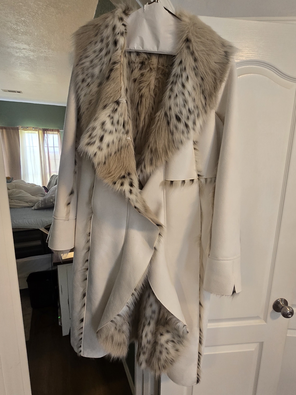 Women's Cream Faux-Fur Trim Coat